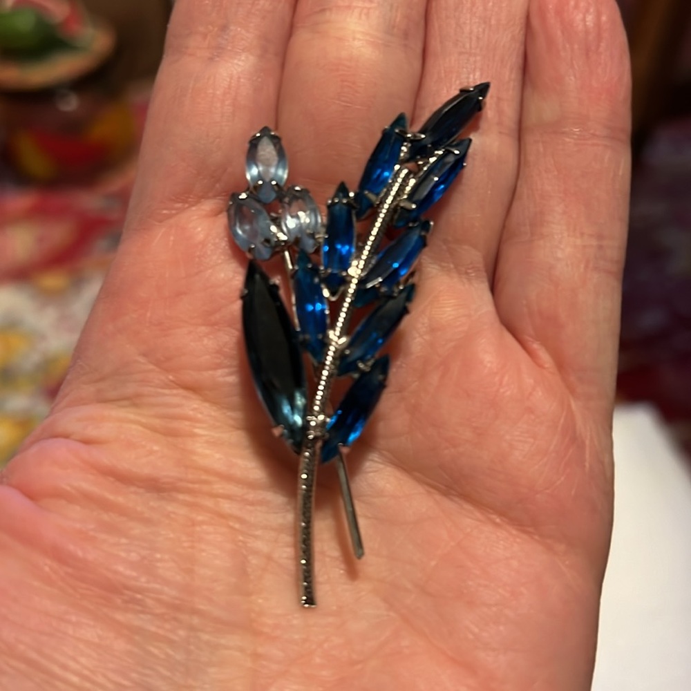 Vintage Brooch Pin Blue Floral Leaf